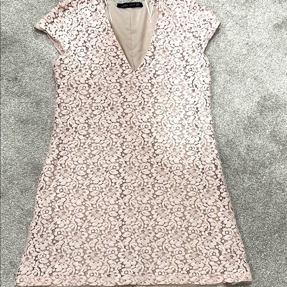 Zara Cream Sheath Dress with V-Neck Cap Sleeves